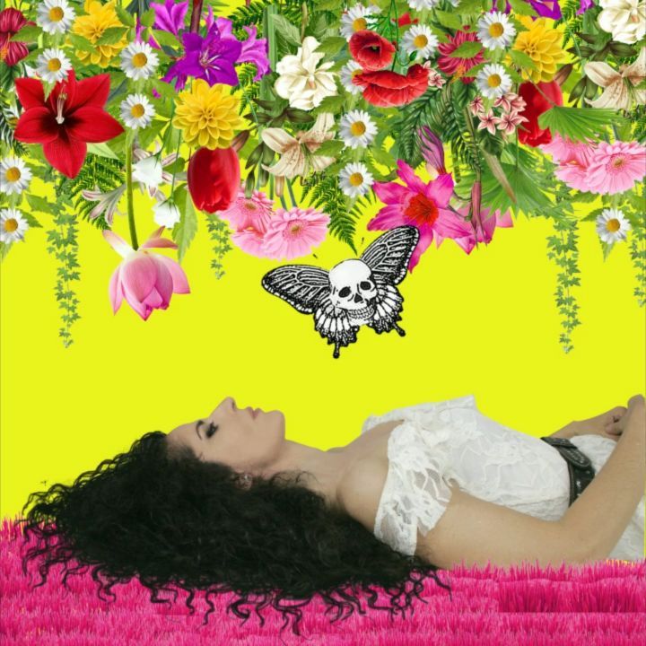 chica-durmiendo-decepcionada-triste-con-flores